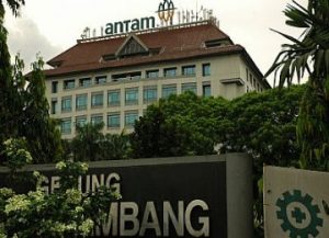 Gedung antam.