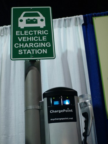 Pertamina Luncurkan Stasiun Pengisian Listrik Untuk Mobil