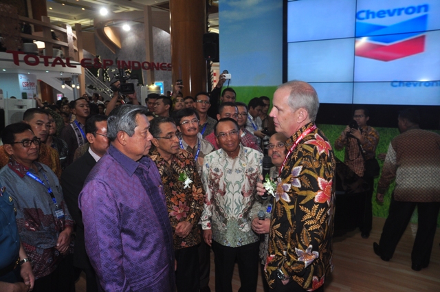 Presiden SBY Kunjungi Booth Chevron di Arena IPA Convex Ke-37