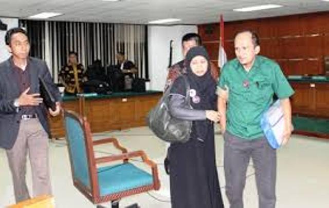 Jeritan Hati Istri Terdakwa Kasus Bioremediasi: Ke Siapa Lagi Kami Harus Mengadu?