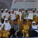 Sambut HUT Pertamina ke-58, Jatibarang Field Serahkan Bantuan 100 Kacamata Untuk Pelajar