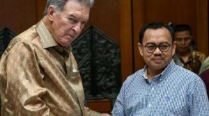 Moffet bersama Menteri ESDM Sudirman Said beberapa waktu lalu.