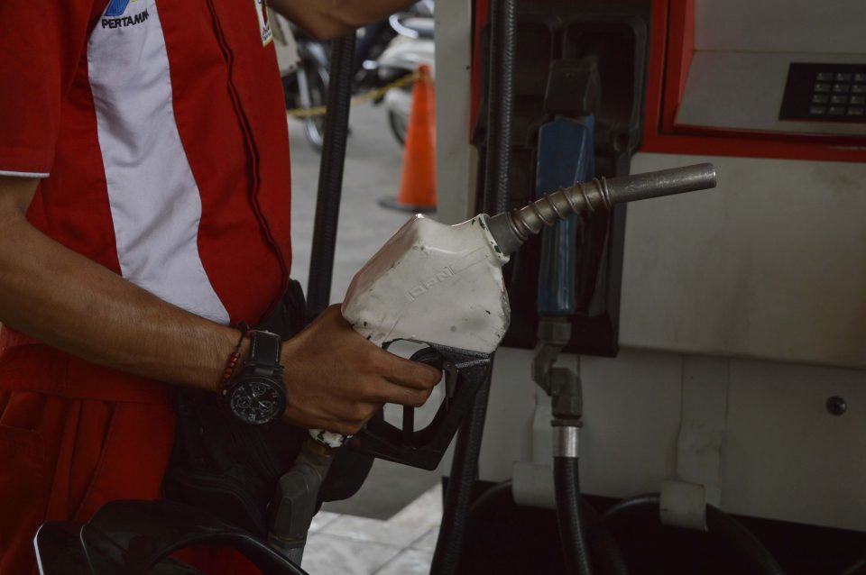 Harga Pertalite Tidak Naik, Ekonom: Pertamina Perlu Tambahan Dana ...