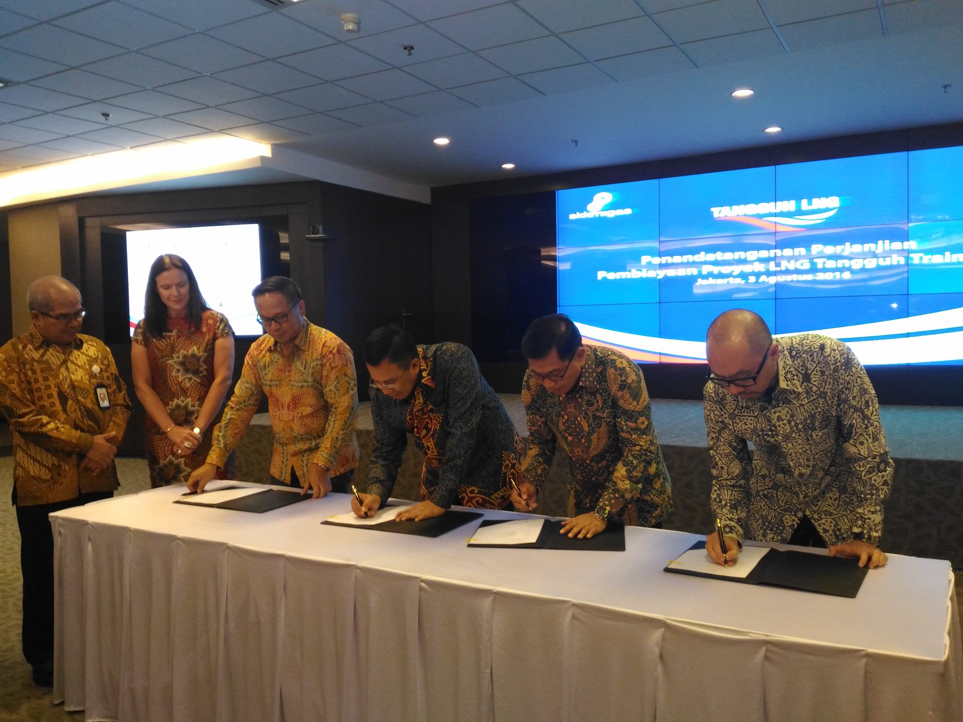 Proyek LNG Tangguh Train 3 Dukung Proyek 35 Ribu MW