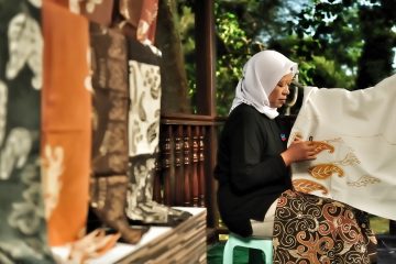 Mengangkat Martabat Batik Riau