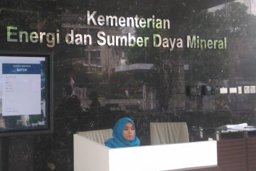 Kementerian ESDM Gandeng OJK Atasi Kesulitan Keuangan Pengembang EBT