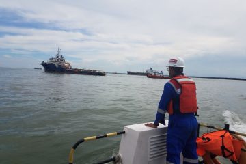 Penanganan Tumpahan Minyak di Teluk Balikpapan Dinilai Lambat