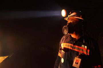 Kontrol Tambang Emas