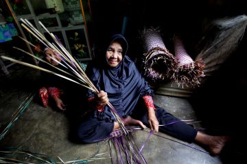 Kelompok Serasi, Mengubah Gulma Tanaman Liar Jadi Kerajinan Bernilai Ekonomi