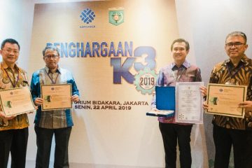 Nihil Kecelakaan Kerja, Dian Swastatika Raih Tiga Penghargaan dari Kemnaker