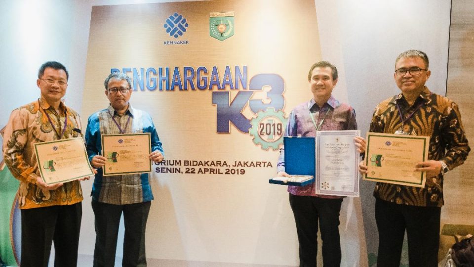 Nihil Kecelakaan Kerja, Dian Swastatika Raih Tiga Penghargaan dari Kemnaker