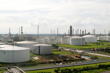 Kilang Balongan Terbakar, Pertamina Alihkan Penyimpanan Minyak KKKS ke Kilang Cilacap