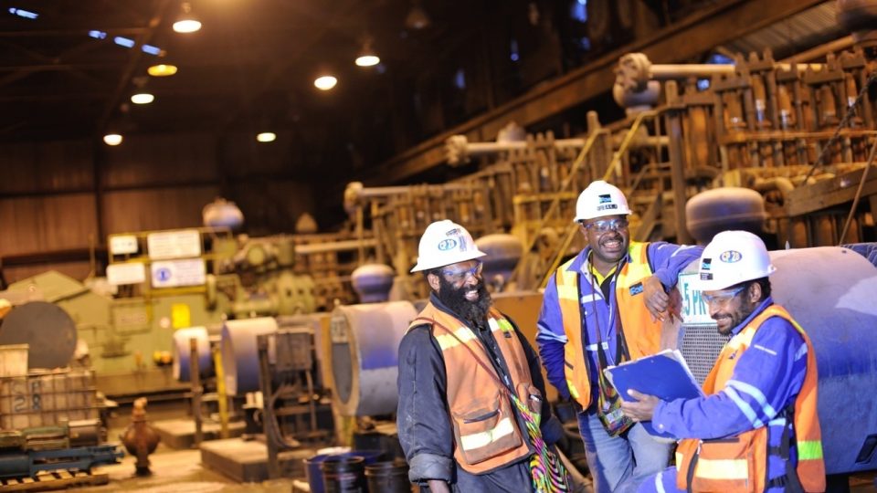 Luhut Sebut Indonesia Kekurangan Sumber Daya Manusia untuk Industri Hilirisasi Minerba