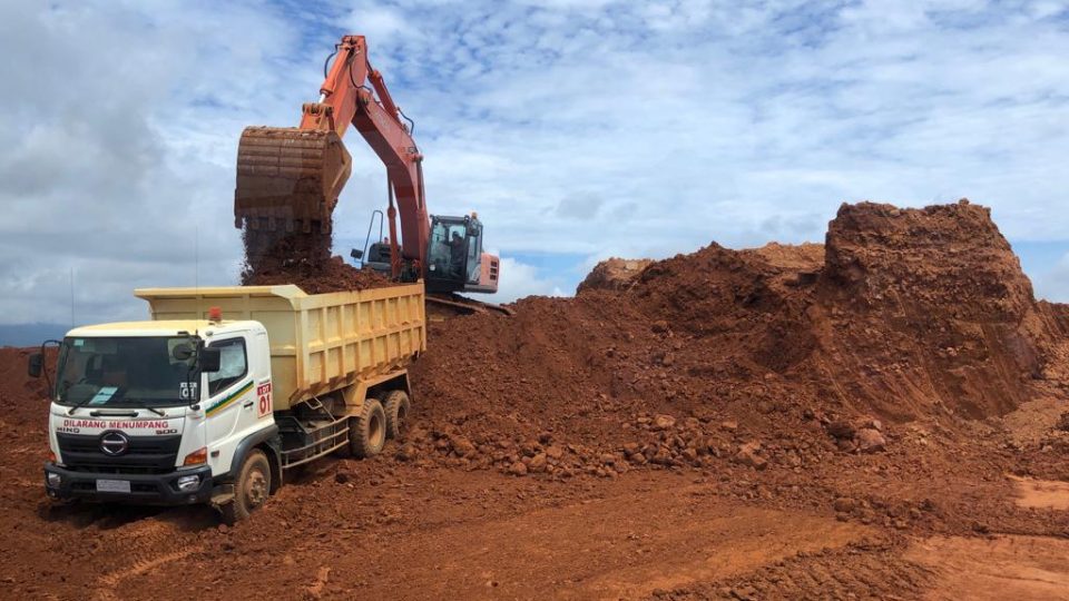 PLN Suplai Listrik Tambang Bauksit Antam