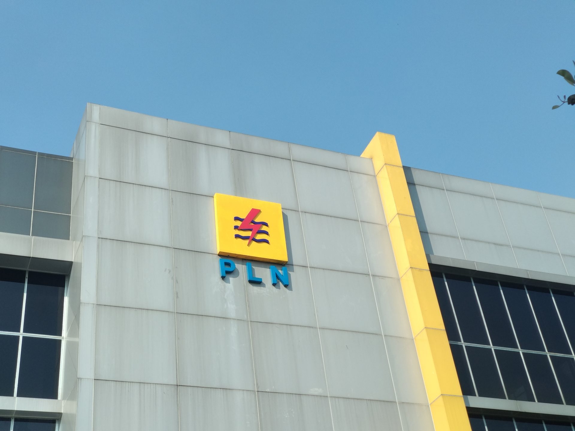 PLN Dikabarkan Gelar RUPS, Ada Pergantian Direktur Utama?