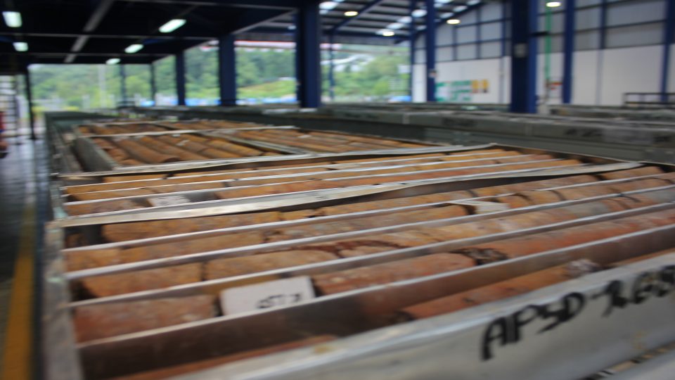 Perpanjang Umur Tambang Martabe, Cucu Usaha United Tractors Operasikan 13 Rig Eksplorasi