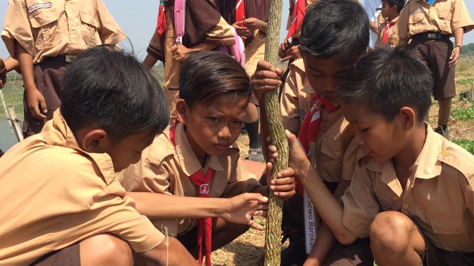 Pertagas Ajak Kampung Ikan Asap Peduli Lingkungan