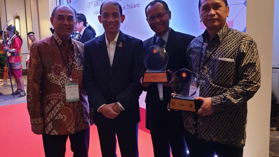 CSR Berau Coal Dampingi Komunitas Adat Punan Basap Raih ASEAN Energy Awards