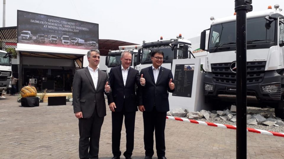 Daimler Perkuat Pasar Truk Pertambangan