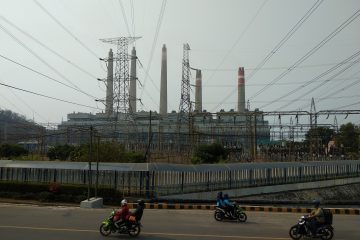 PLTS Mau Gantikan PLTU Suralaya, Ini Syaratnya