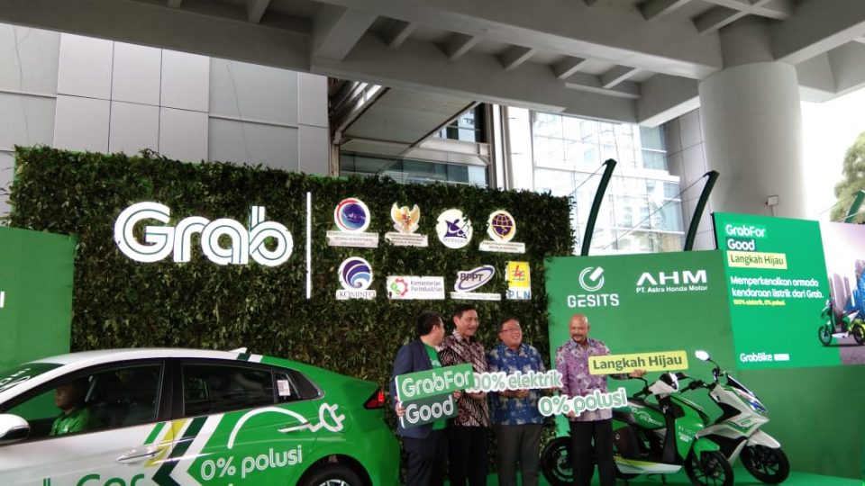 Kendaraan Listrik Grab Mulai Beroperasi