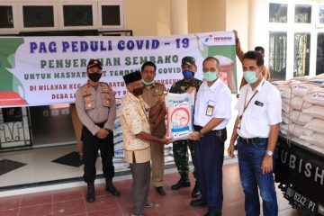Hadapi Pandemi Covid-19, Anak Usaha Pertagas Bagikan 260 Paket Sembako di Lhokseumawe