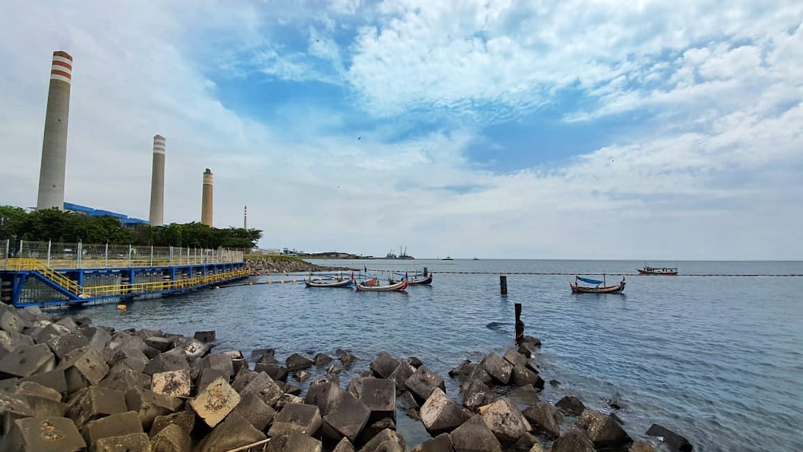 PLTU Paiton Diserbu Ribuan UburUbur, Bagaimana Nasib Pasokan Listrik