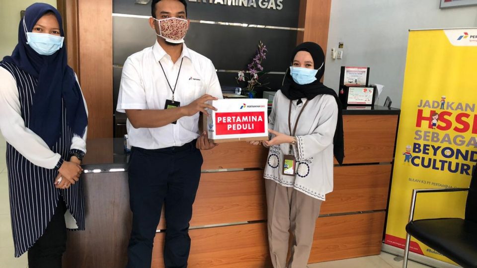 Pertagas Beri Bantuan APD kepada Tenaga Medis di Palembang