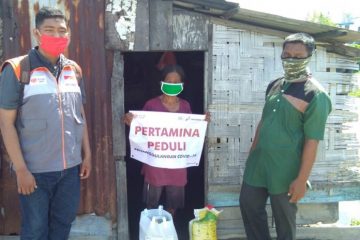 Pertagas Bagi 500 Paket Sembako di Tengah Pandemi Covid-19