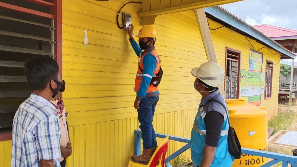 Tujuh Desa di Perbatasan Indonesia – Malaysia Akhirnya Dialiri Listrik