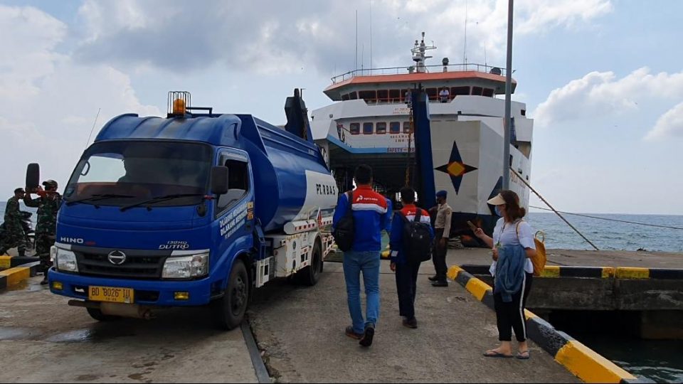 12 Jam Berlayar Bersama KMP Pullo Tello, Tanki Pertamina Pasok BBM ke Pulau Terluar
