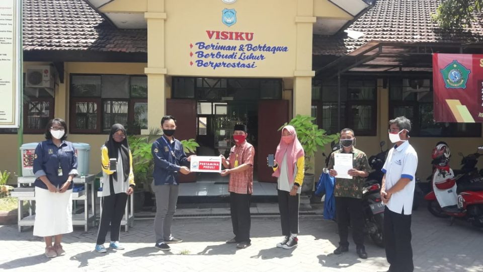Pertagas Bantu Kembangkan Aplikasi Daring SMPN 2 Jabon Sidoarjo