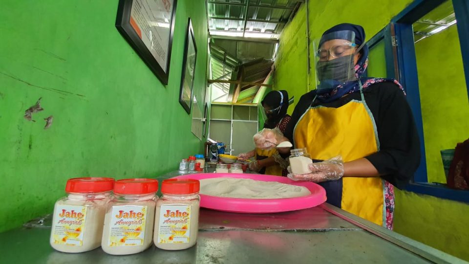 Permintaan Meningkat, Mitra Binaan Pertagas Operation West Java Area Kembangkan Jamu Serbuk
