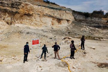 Kementerian LHK Tindak Pemilik Alat Berat Tambang Ilegal di Bogor