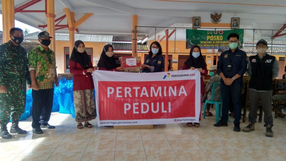 Pertagas Salurkan Bantuan Korban Banjir Jember