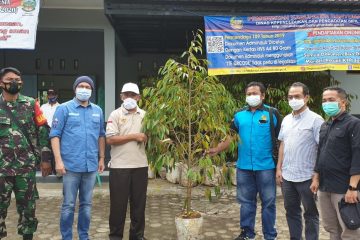 Gandeng BenihBaik, Pertamina Foundation Beri Bantuan Pohon Durian untuk Ribuan Keluarga di Banyumas