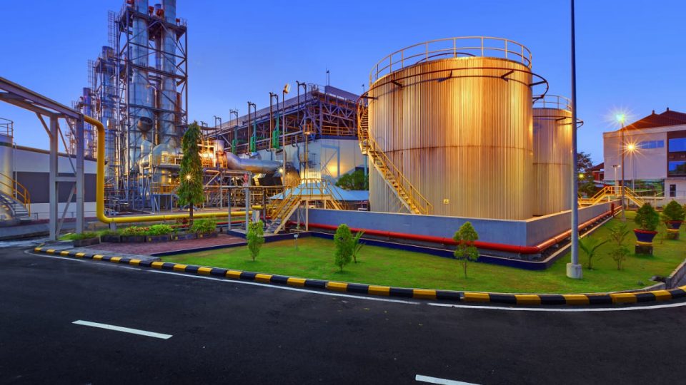 Gandeng Dewata Energi Bersih, PLN akan Bangun Terminal LNG di Bali