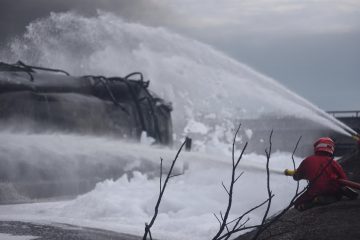 Kebakaran di Komplek Kilang Balongan Pertamina Disebabkan Sambaran Petir