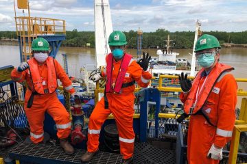 PHM Berikan Penghargaan WCI Adipura kepada Tiga Kontraktor Pengeboran