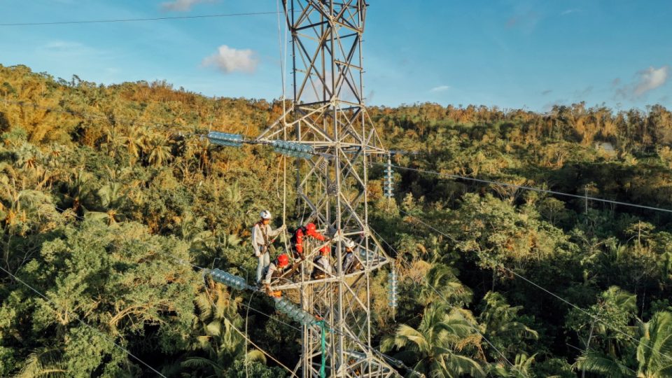 PLN Rampungkan Pembangunan Menara Darurat di NTT