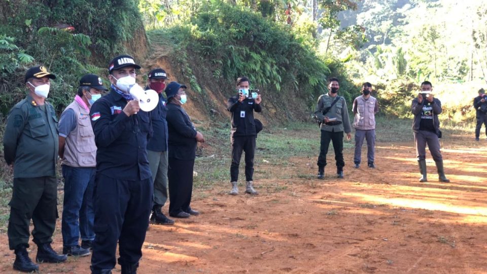 Tim Gabungan KLHK Hentikan Penambangan Emas Ilegal di Kasepuhan Cibarani