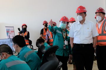 Pabrik Bahan Baku Baterai Kendaraan Listrik Pertama di Indonesia Resmi Beroperasi