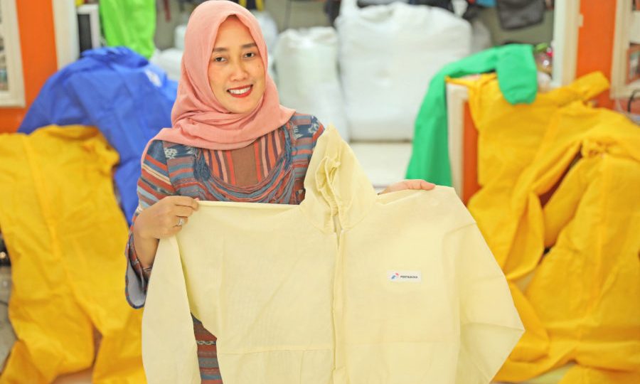 Pertamina Bantu UMK untuk Adaptif dengan Produksi Hazmat hingga Produk Herbal