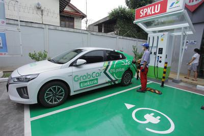 Pertamina Bakal Sediakan 162 Unit Charging Station