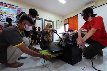 Pertagas Gelar Pelatihan Sablon Komunitas Tuli Gresik