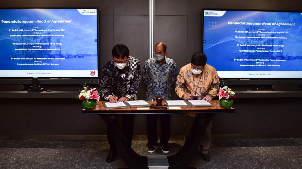 Empat Anak Usaha Pertamina Sepakati Pemanfaatan Infrastruktur Kilang LNG Badak