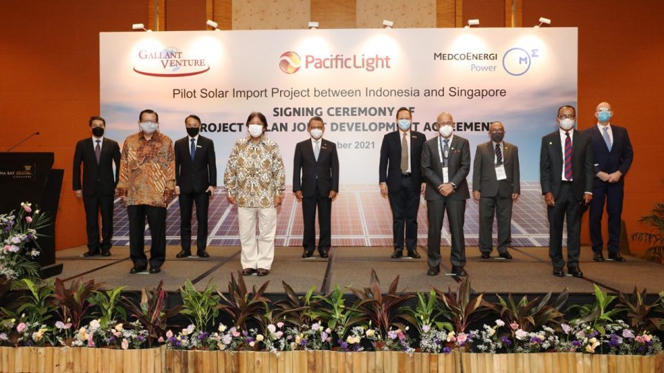 Medco-Salim Group Ekspor Listrik PLTS ke Singapura