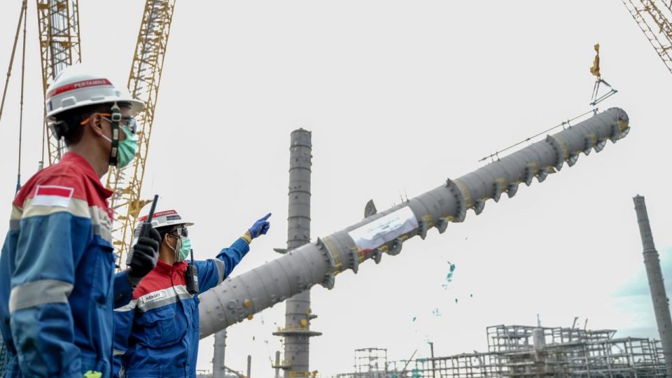 Propylene Splitter, Peralatan Tertinggi di Proyek RDMP Balikpapan Resmi Dipasang