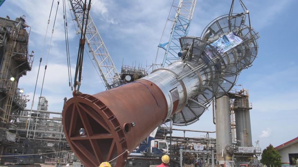 Pasang Preflash Column, Pengembangan Kilang Balongan Fase I Sudah 64,75%