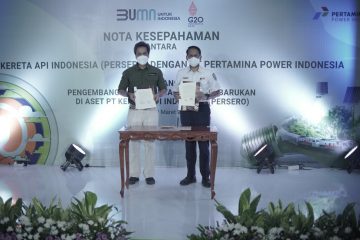 Pertamina Jajaki Pembangunan PLTS di Aset PT KAI